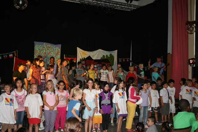 gal/2010/2010 Saitentwist Abschied Duererschule 9.7/2010 Saitentwist Duererschule Abschied 4.Kl. 9.Juli Im Coffee Cor 053.jpg